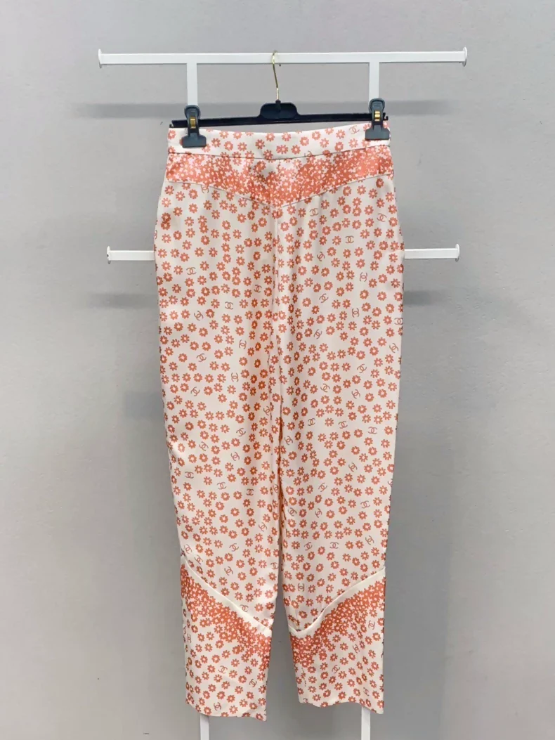 Chanel 22p peach print trousers - Image 2