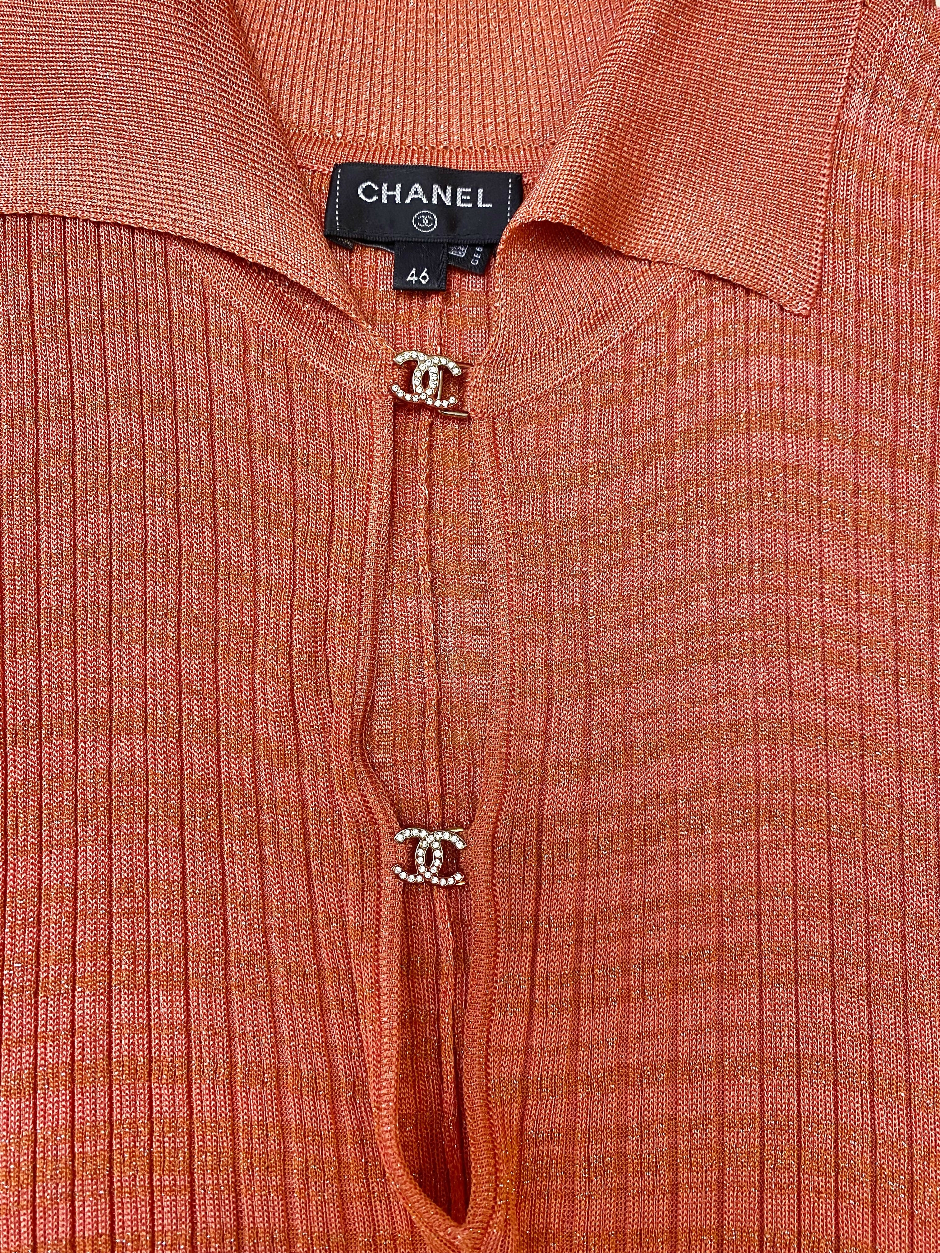 CHANEL 22P PINK CORAL ORANGE RIBBED METALLIC LUREX COLLARED MAXI DRESS FR 46 - Image 3