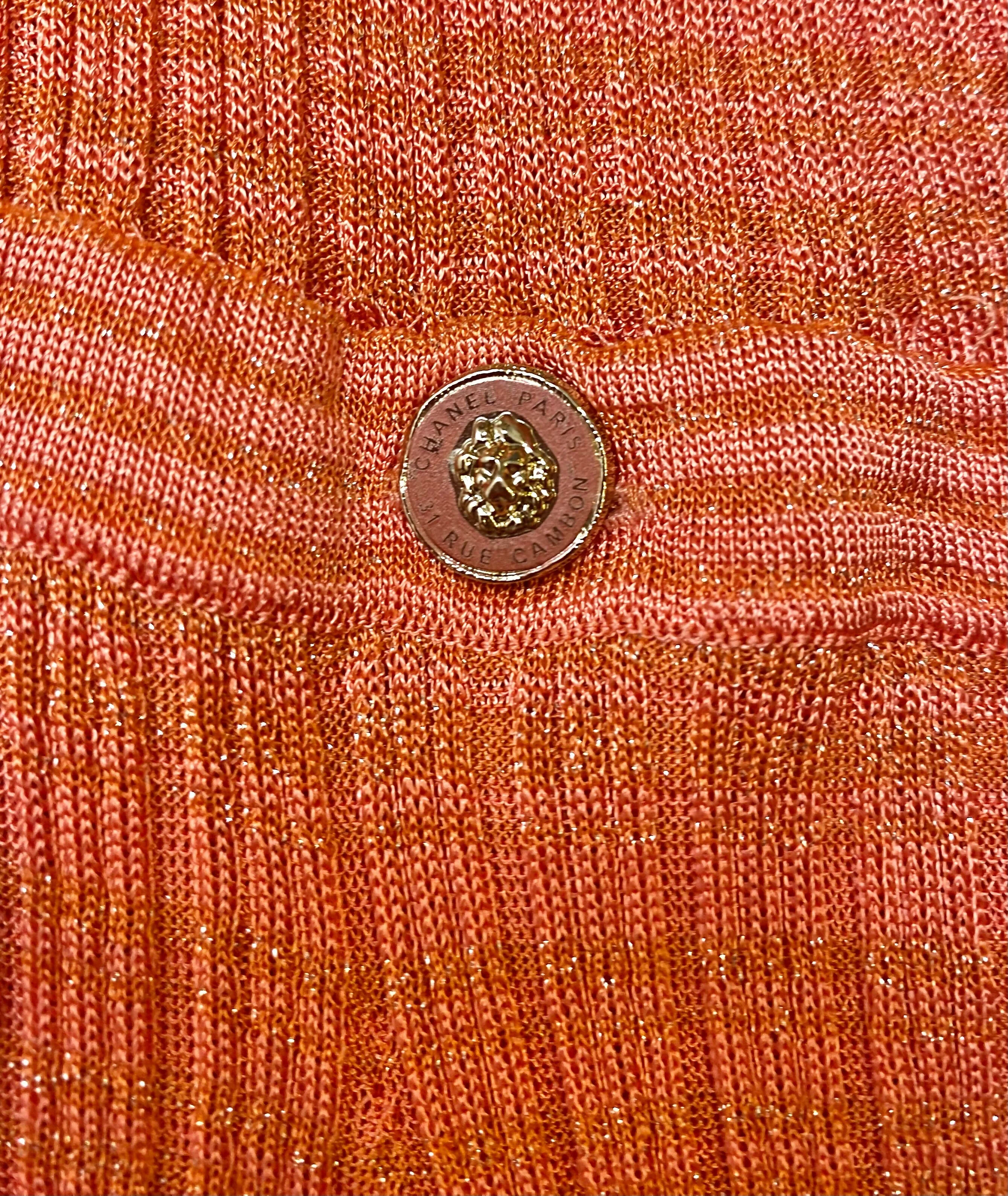 CHANEL 22P PINK CORAL ORANGE RIBBED METALLIC LUREX COLLARED MAXI DRESS FR 46 - Image 6