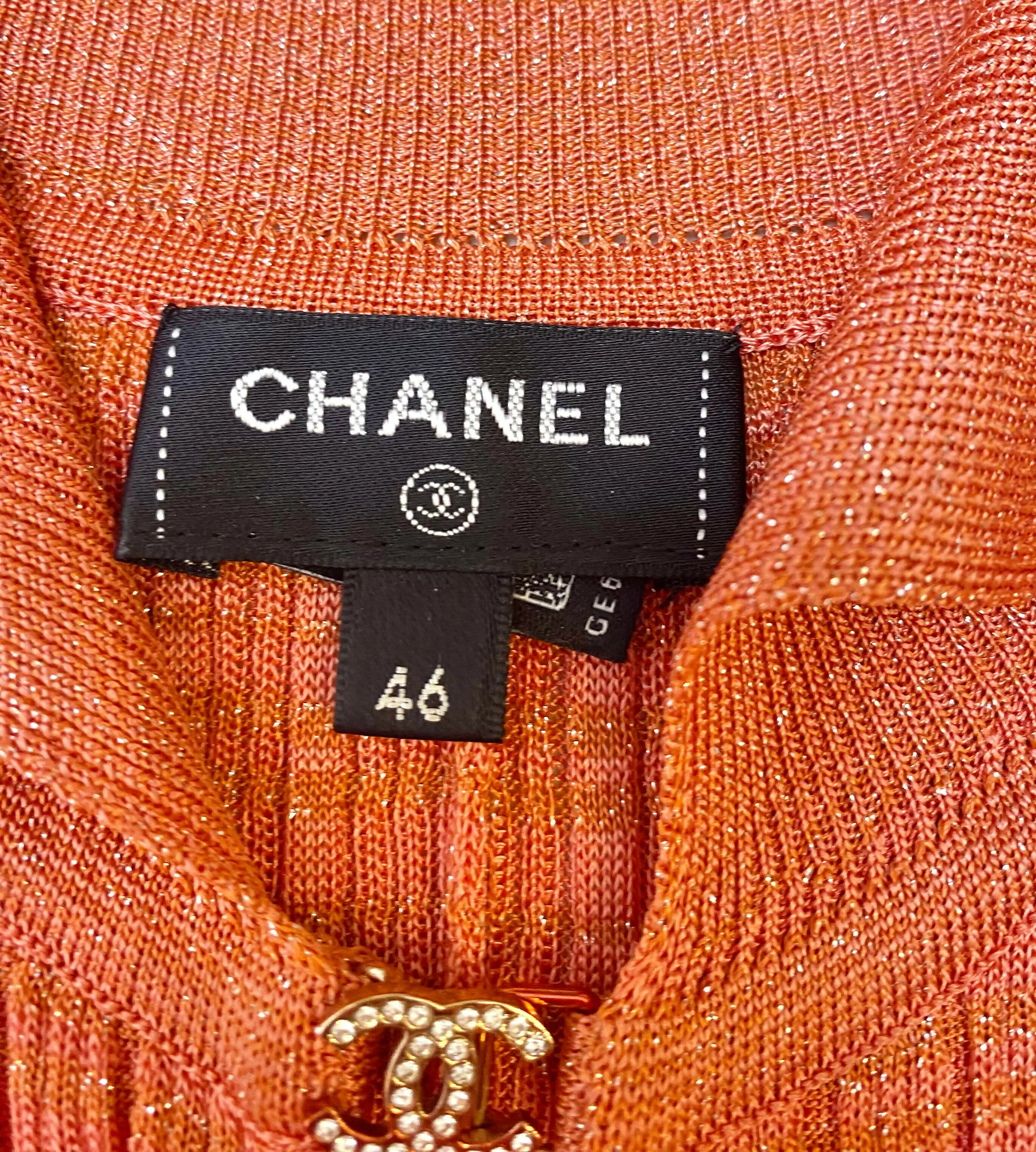 CHANEL 22P PINK CORAL ORANGE RIBBED METALLIC LUREX COLLARED MAXI DRESS FR 46 - Image 7