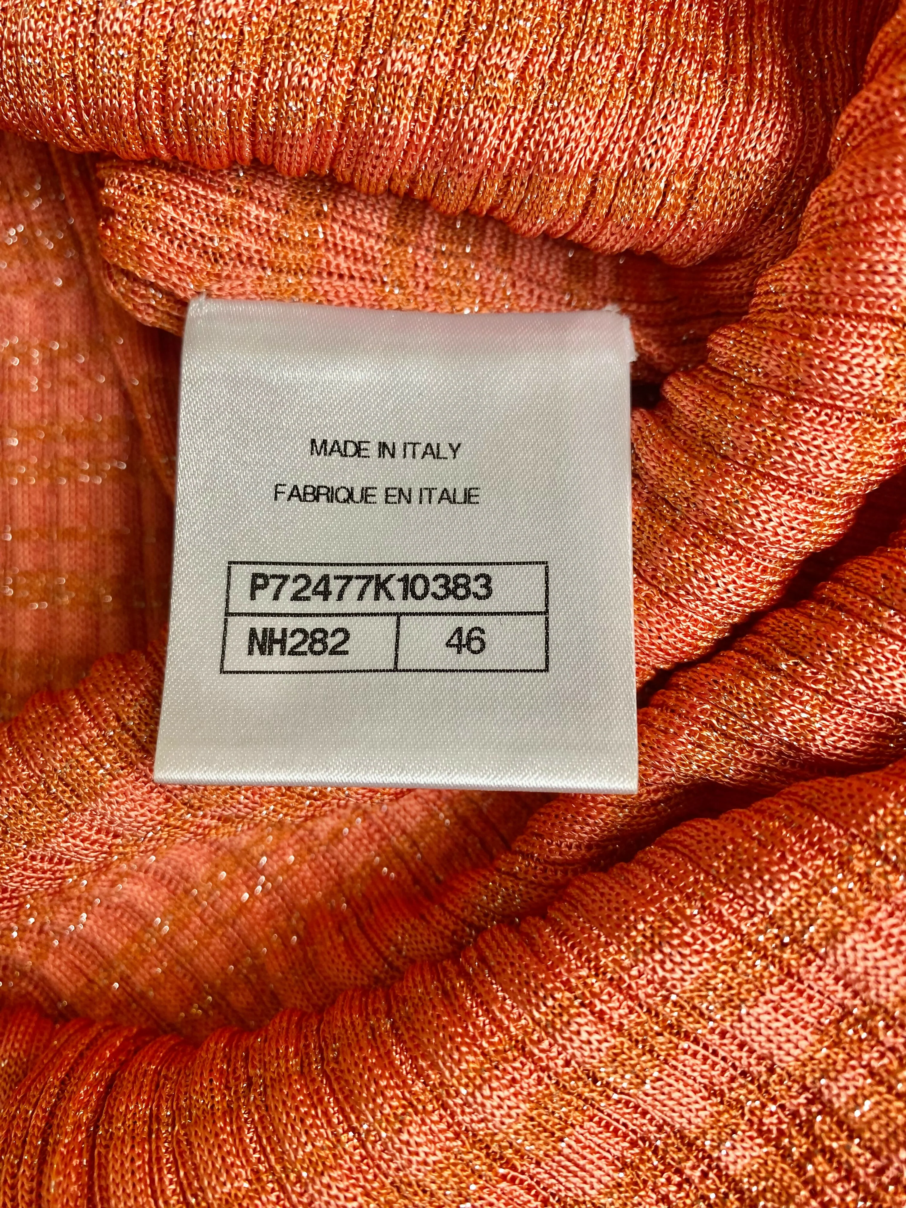 CHANEL 22P PINK CORAL ORANGE RIBBED METALLIC LUREX COLLARED MAXI DRESS FR 46 - Image 9