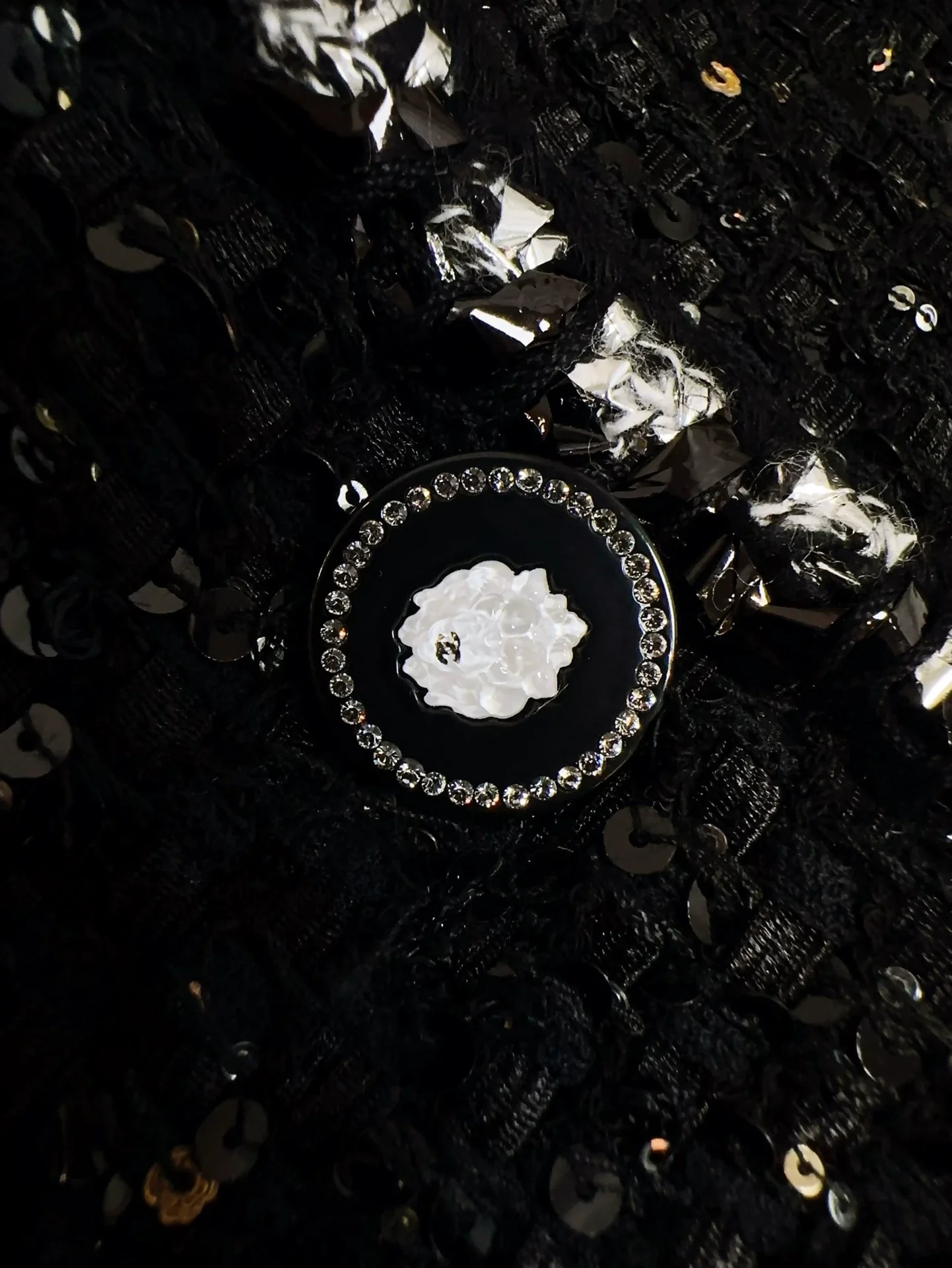 Chanel 22p black sequins tweed jacket - Image 4