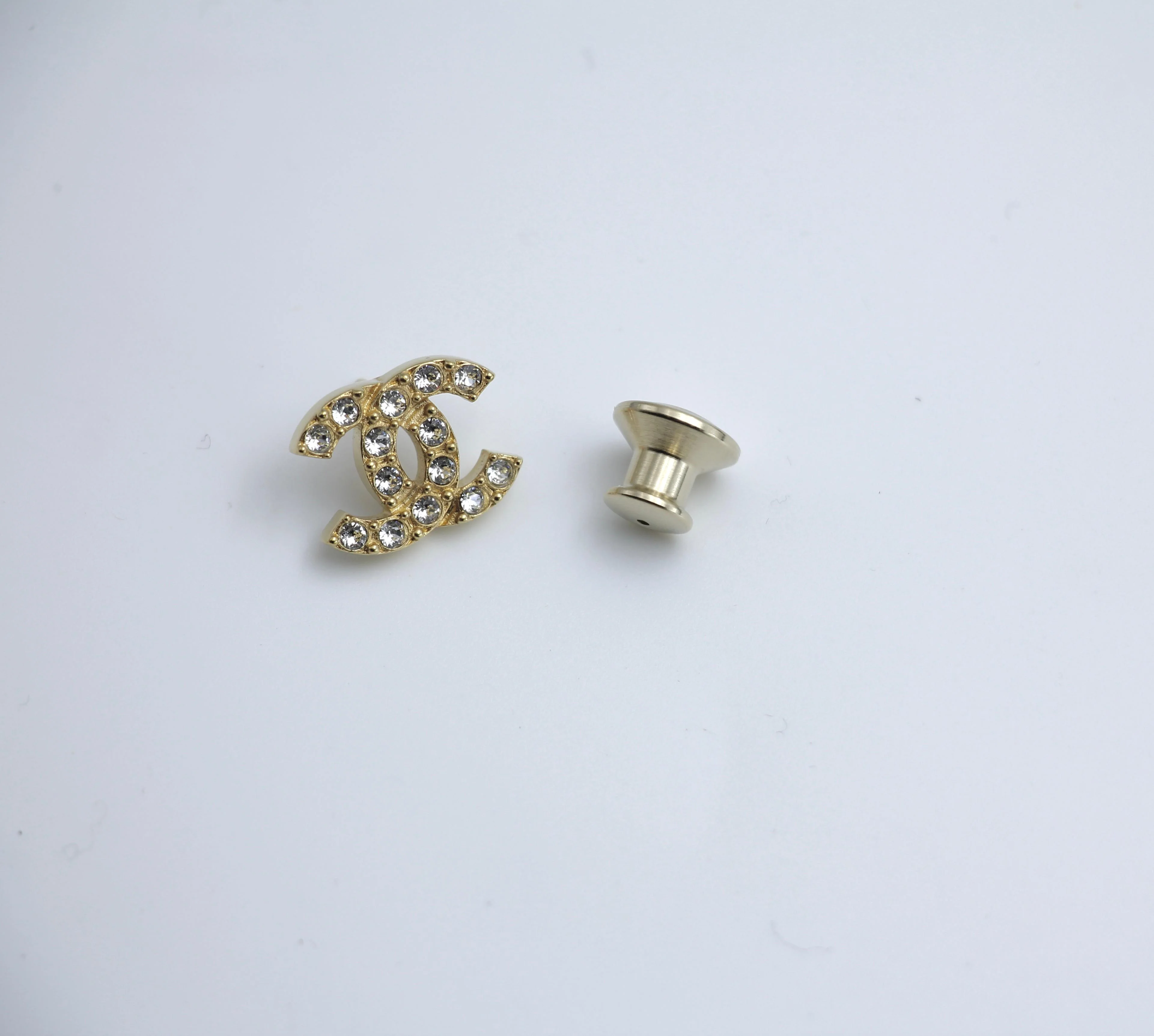 Chanel 22P Rhinestone Cc Brooch - Image 3