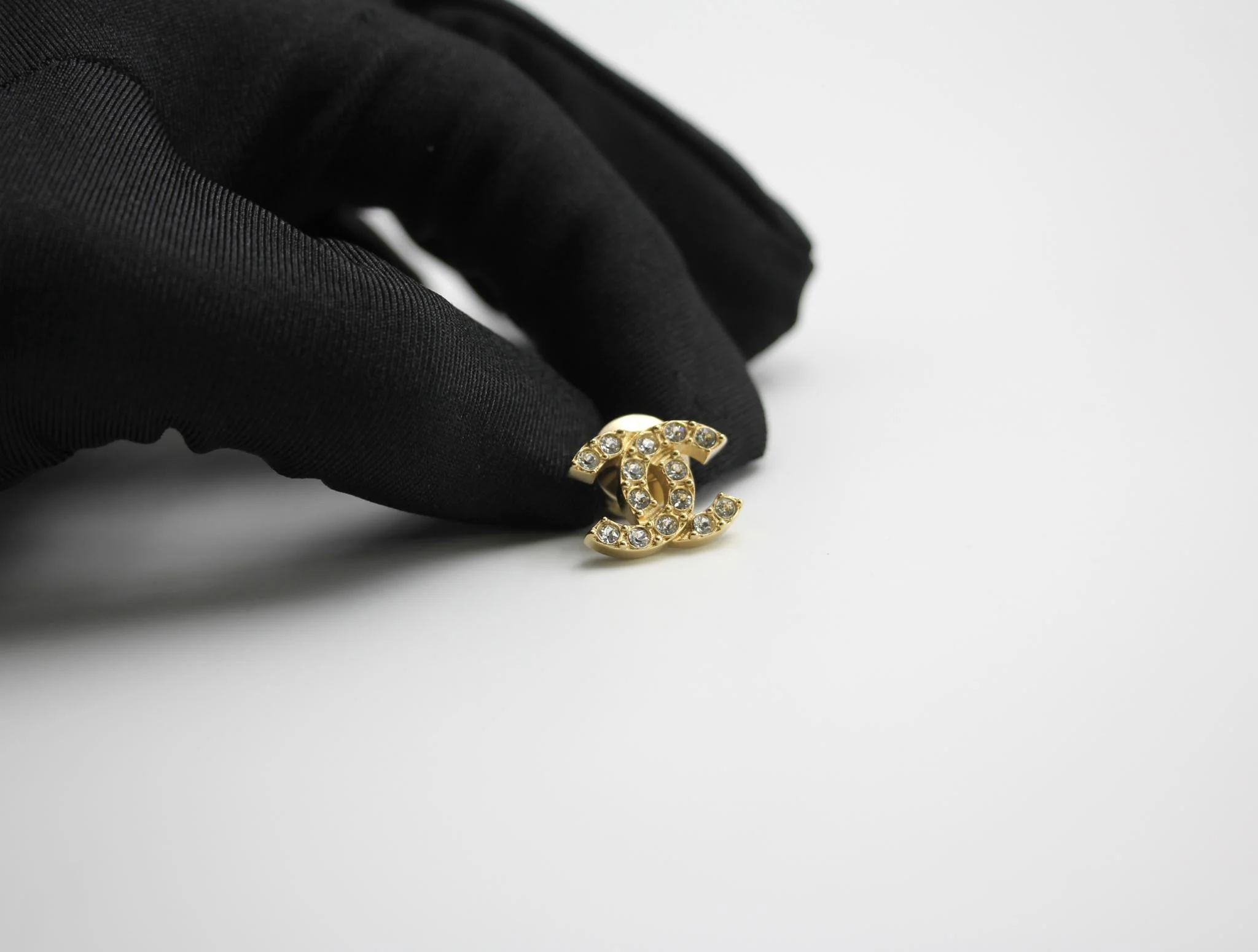 Chanel 22P Rhinestone Cc Brooch - Image 9