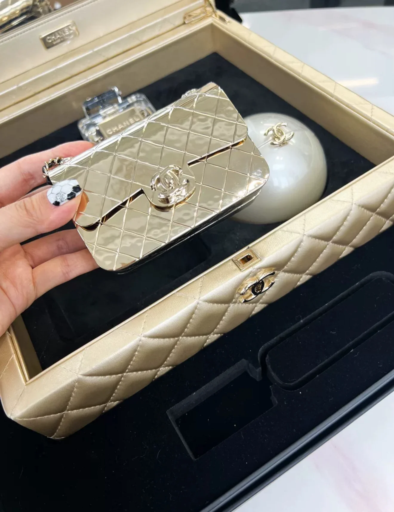 Chanel 22P “Success Story” Set of 3 Mini Minaudières — Limited Edition Collector’s Set - Image 4