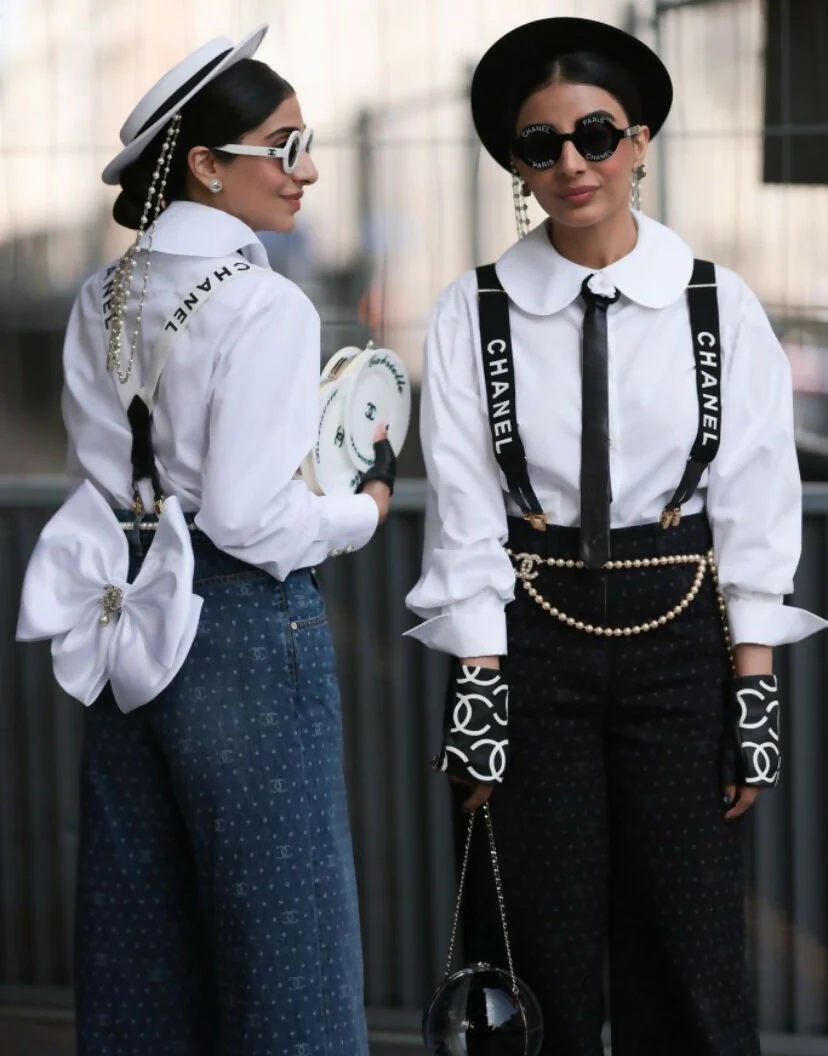 Chanel 22S All Over CC Logo Leather Black White Fingerless Gloves 7.5 - Image 8