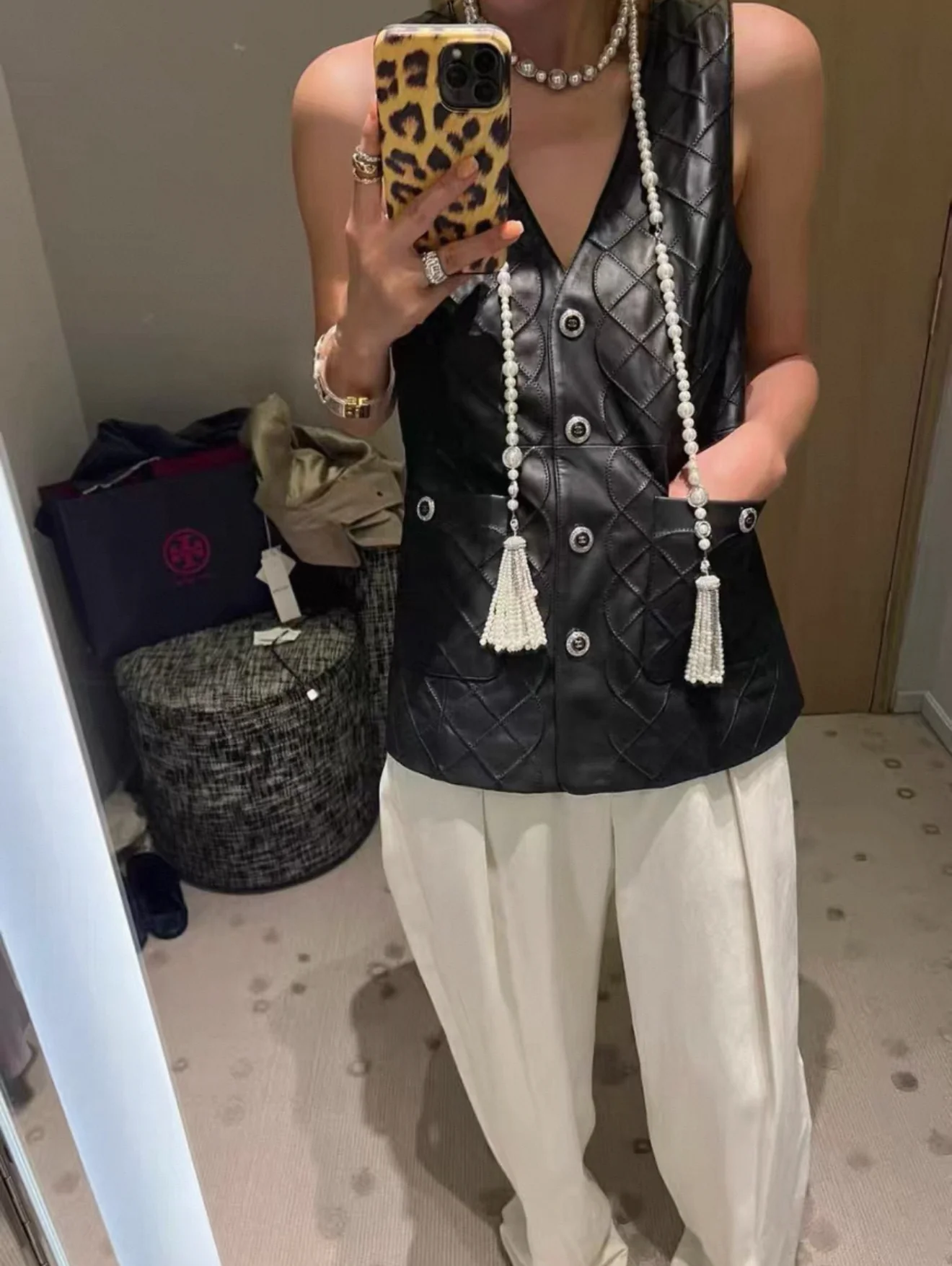 Chanel 22S Black Leather Vest F42 - Image 2