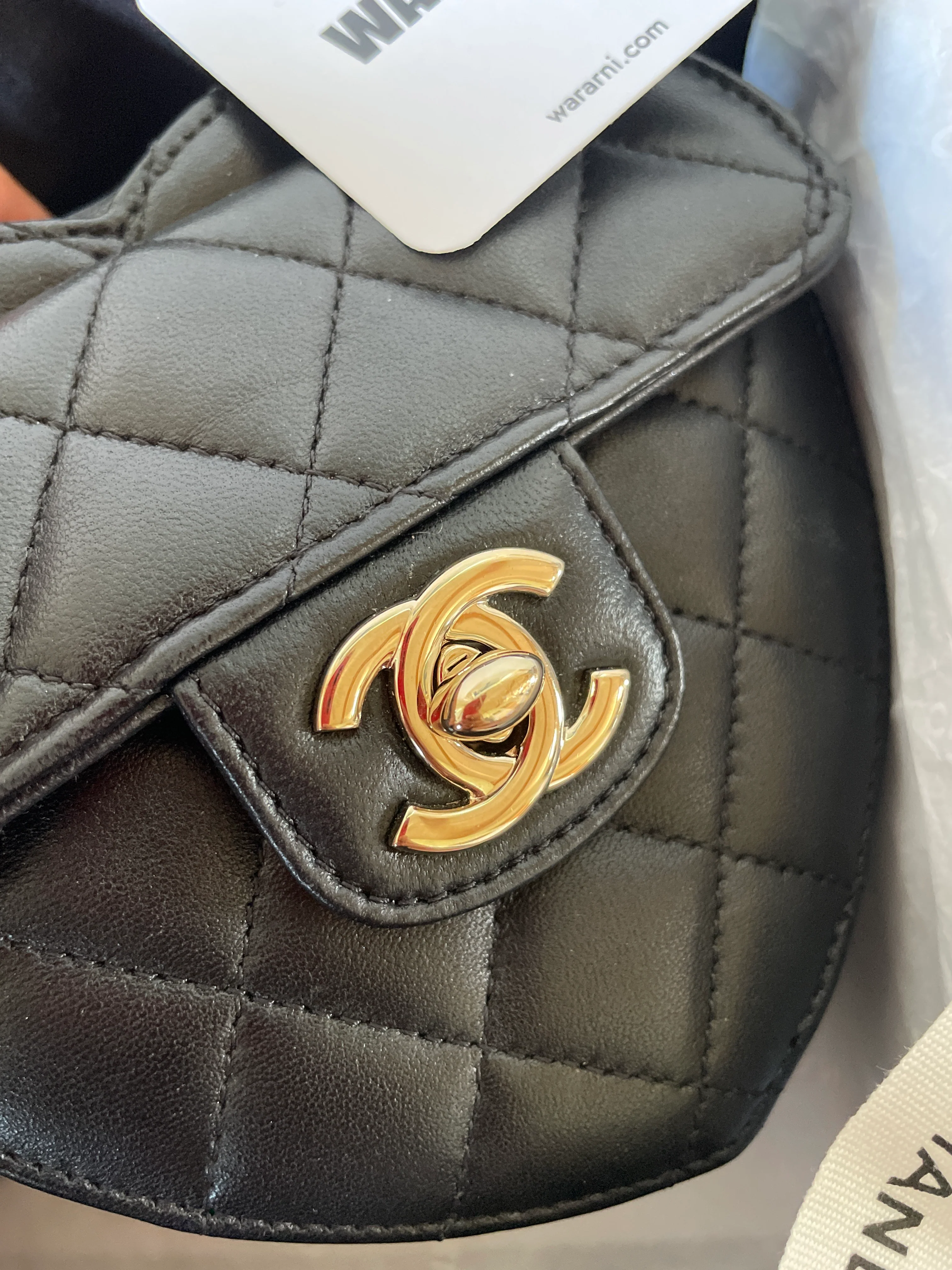 CHANEL 22S 'CC IN LOVE' BLACK HEART BAG - Image 2