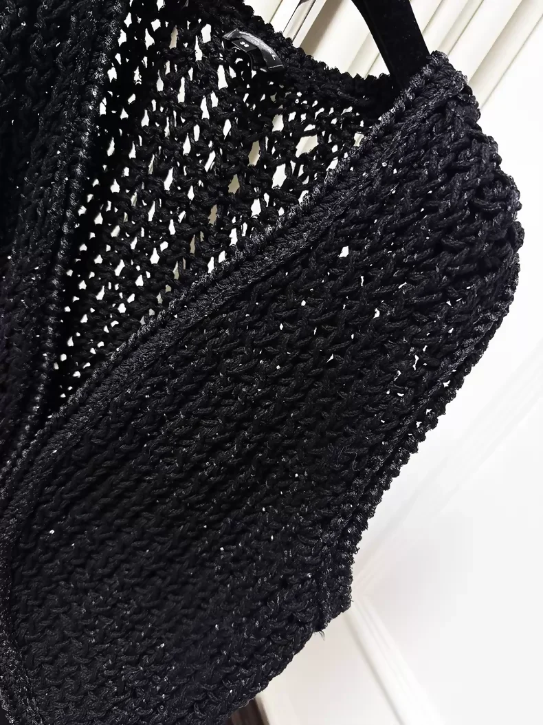 Chanel 22s black embroidered sequined knit vest - Image 2