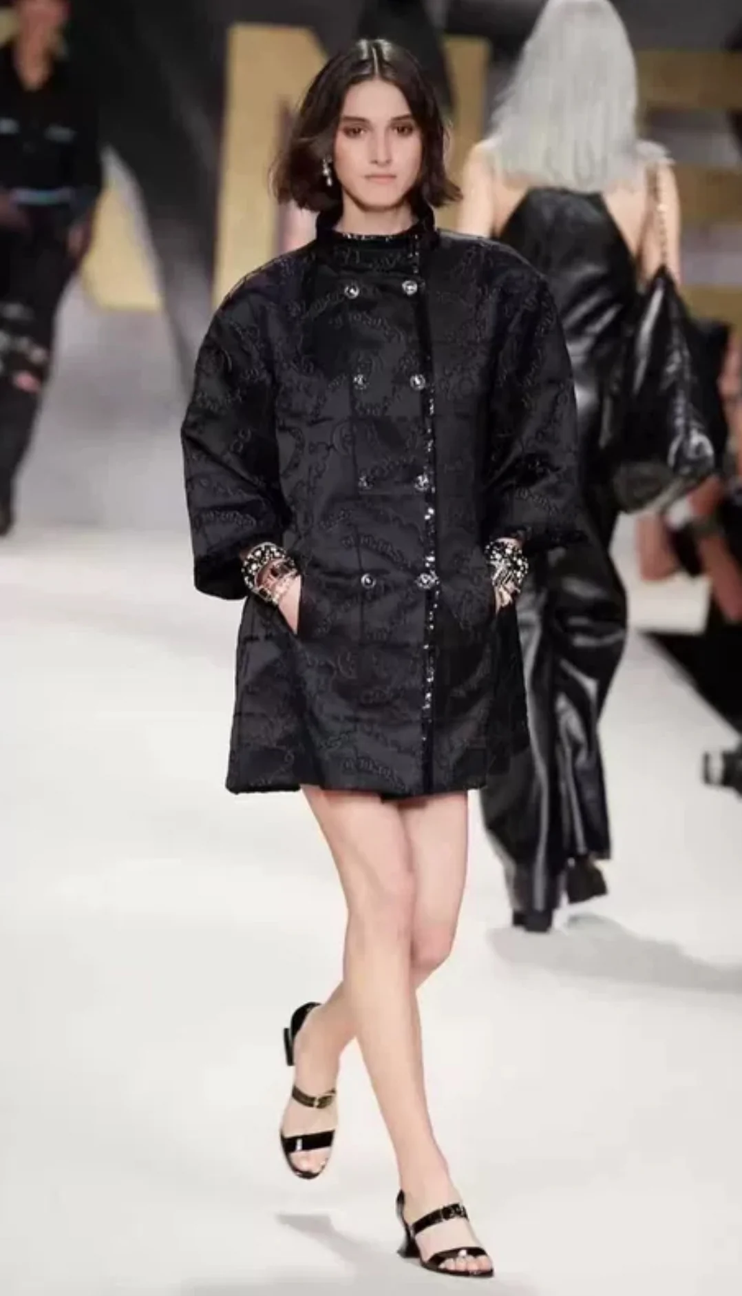 Chanel 22S black jacket - Image 8