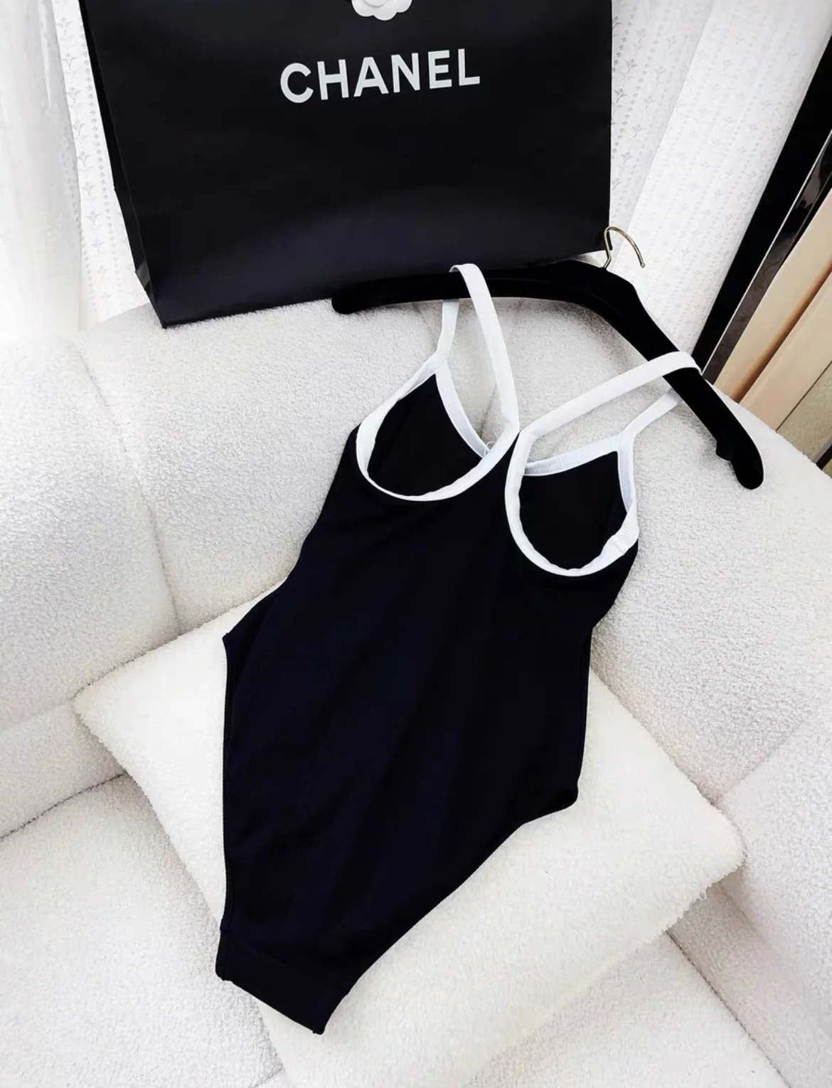 Chanel 22S Black & White Swimsuit size 36 - Image 6