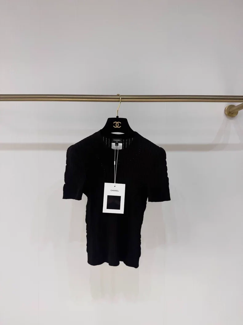 Chanel 22S black top