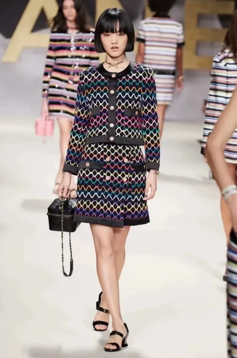 Chanel 22s skirt with multicolored sequins - Image 5