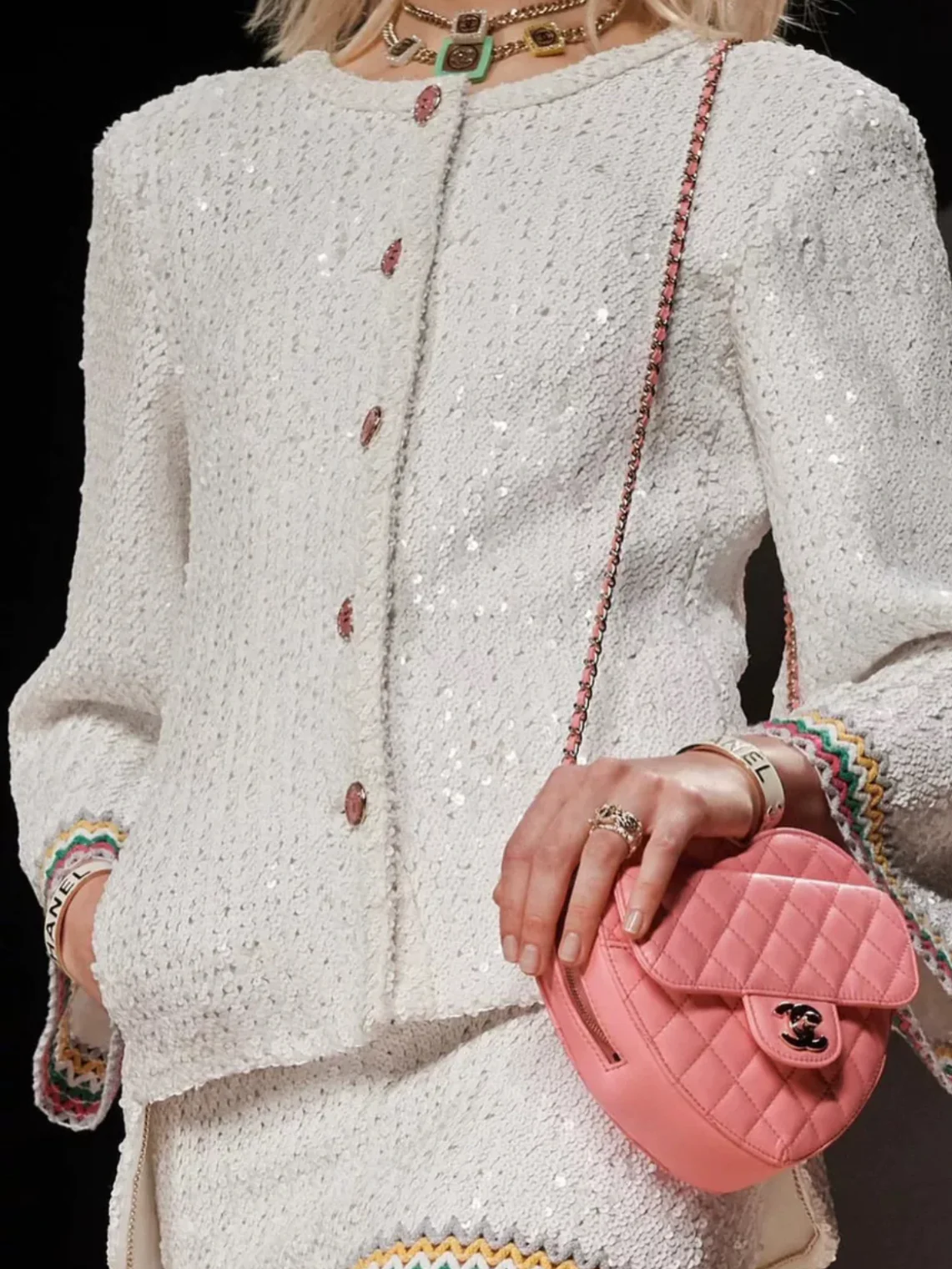 Chanel 22S Pink Heart Bag Large - Image 7