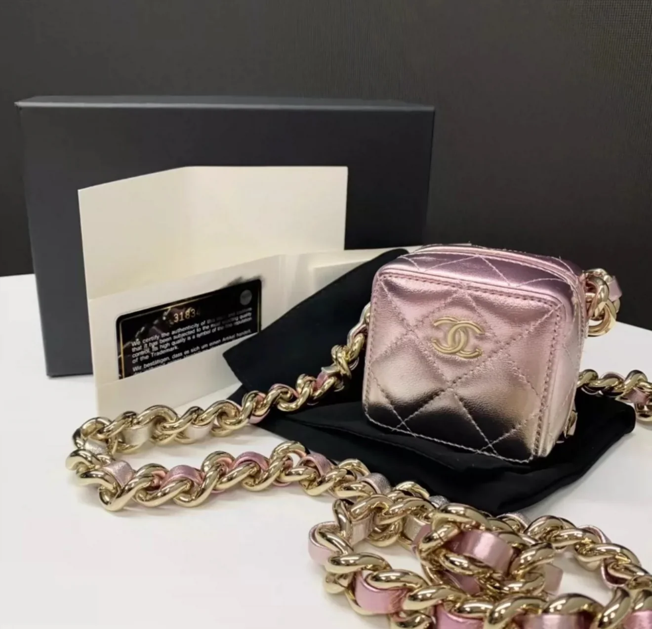 Chanel 22s pink square mini bag - Image 2