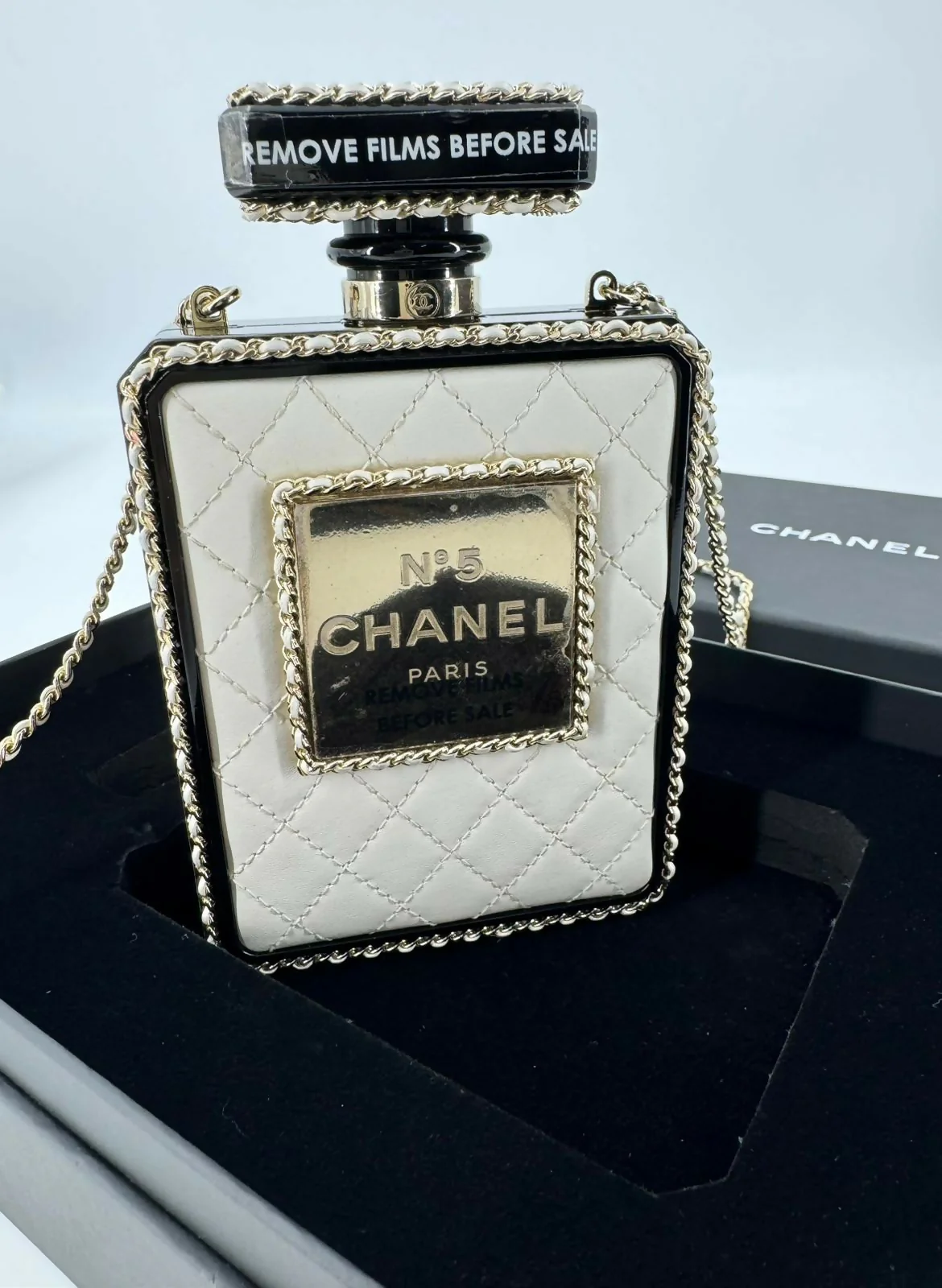 Chanel 22S Plexiglass Black Quilted Leather and White Perspex Perfume Bottle Minaudière Mini Flap Bag - Image 2