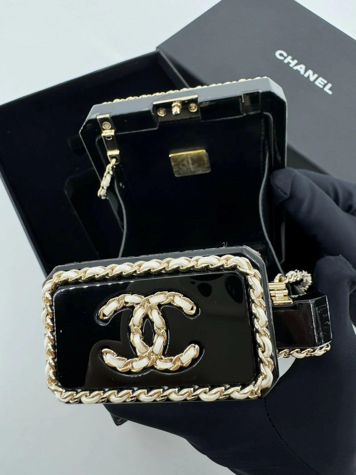 Chanel 22S Plexiglass Black Quilted Leather and White Perspex Perfume Bottle Minaudière Mini Flap Bag - Image 9