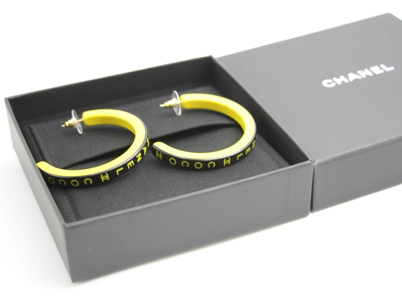 Chanel 22S Resin Banana Yellow English Word Hoop Large Earrings - Image 11
