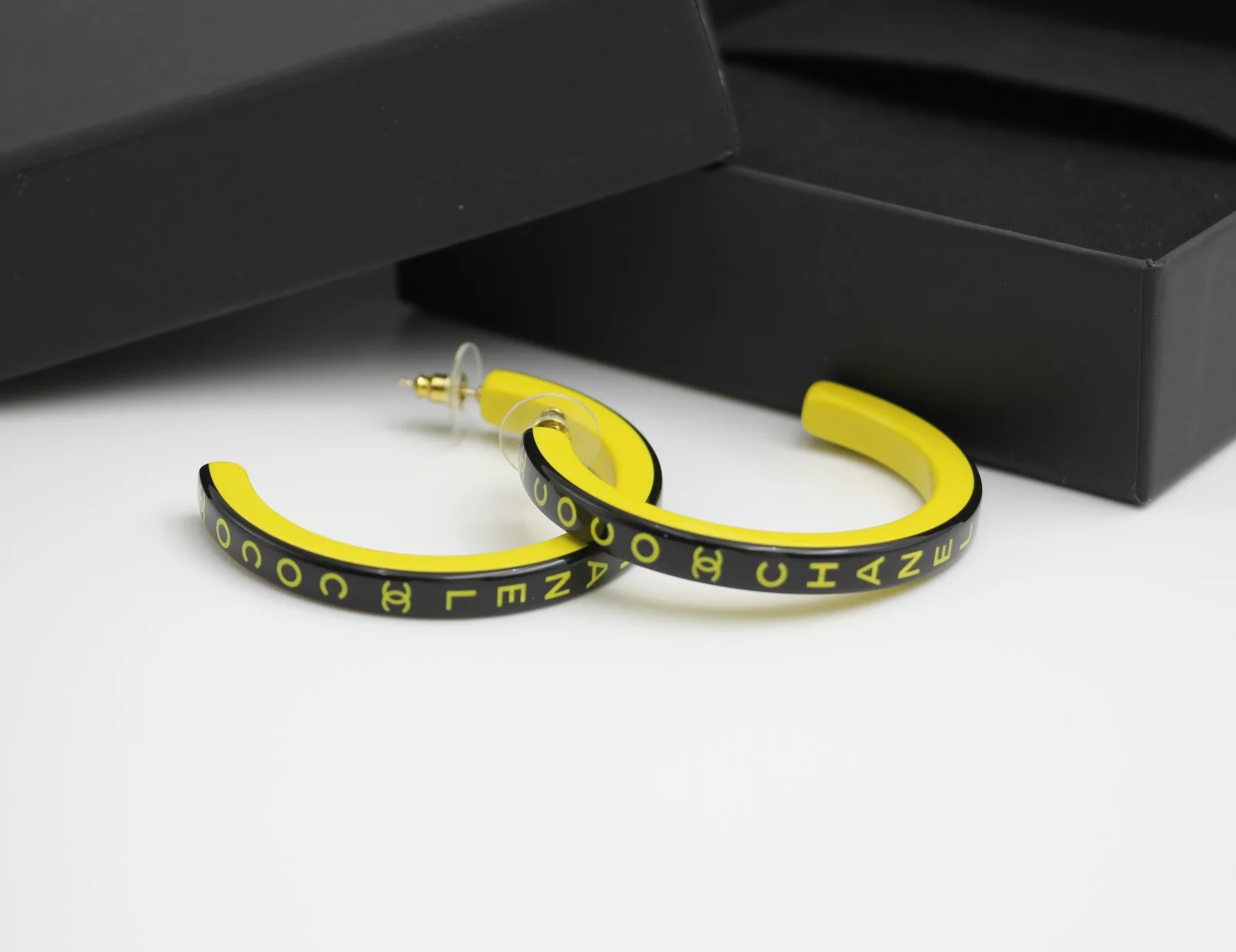 Chanel 22S Resin Banana Yellow English Word Hoop Large Earrings - Image 5