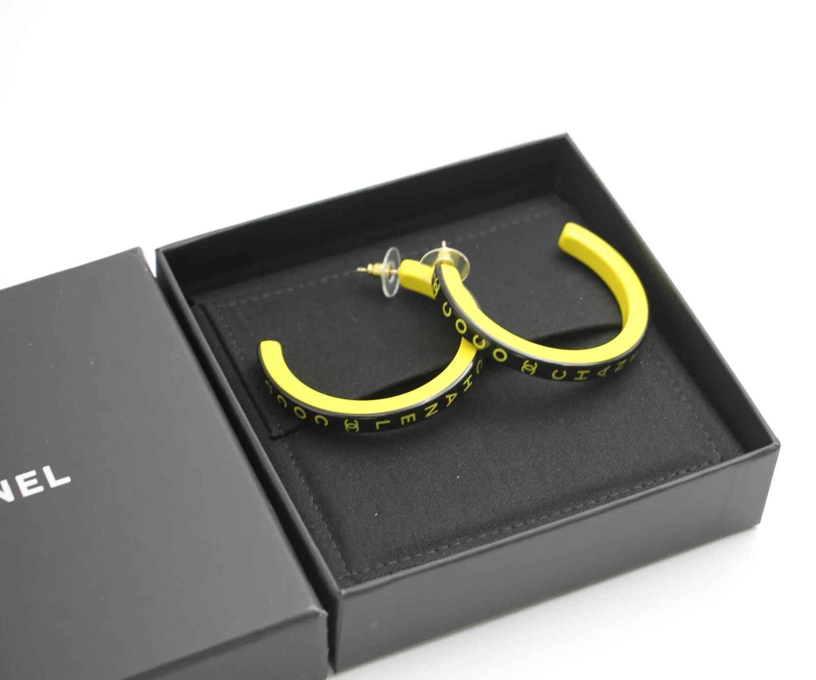 Chanel 22S Resin Banana Yellow English Word Hoop Large Earrings - Image 9