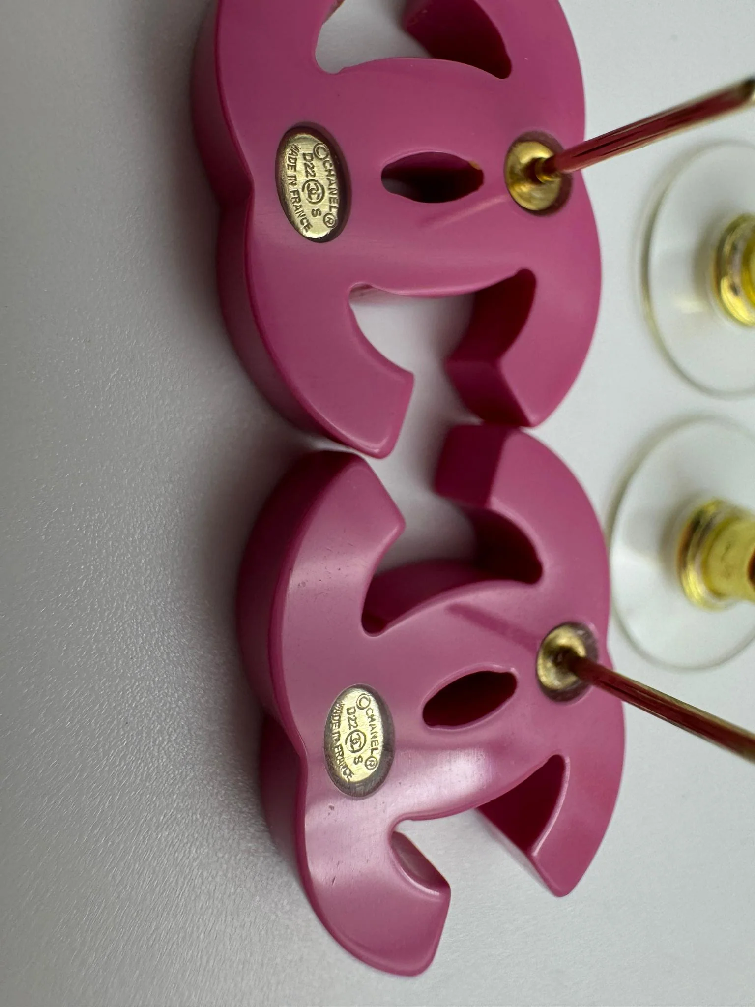 Chanel 22S Resin Purple Pink Black Simple Cc Earrings - Image 13