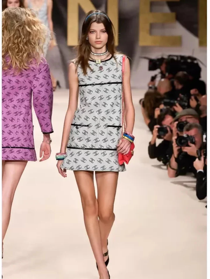 Chanel 22S grey denim CC dress - Image 2