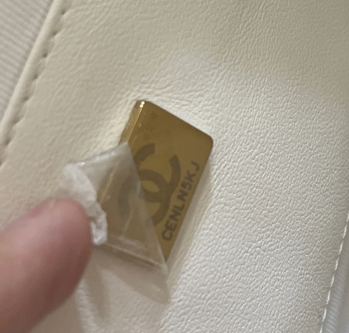 Chanel 22S white large heart bag - Image 10