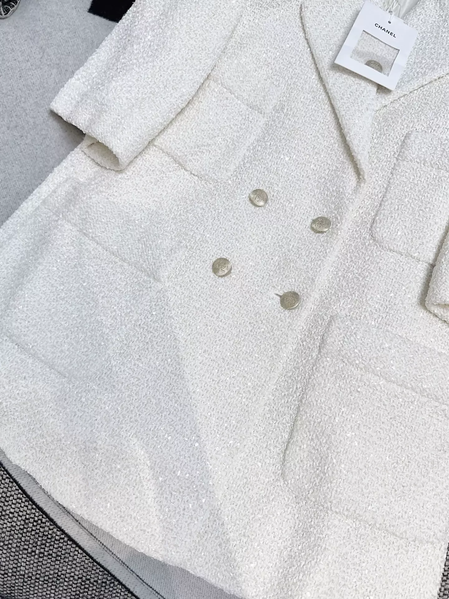 CHANEL 22S ecru tweed coat - Image 3