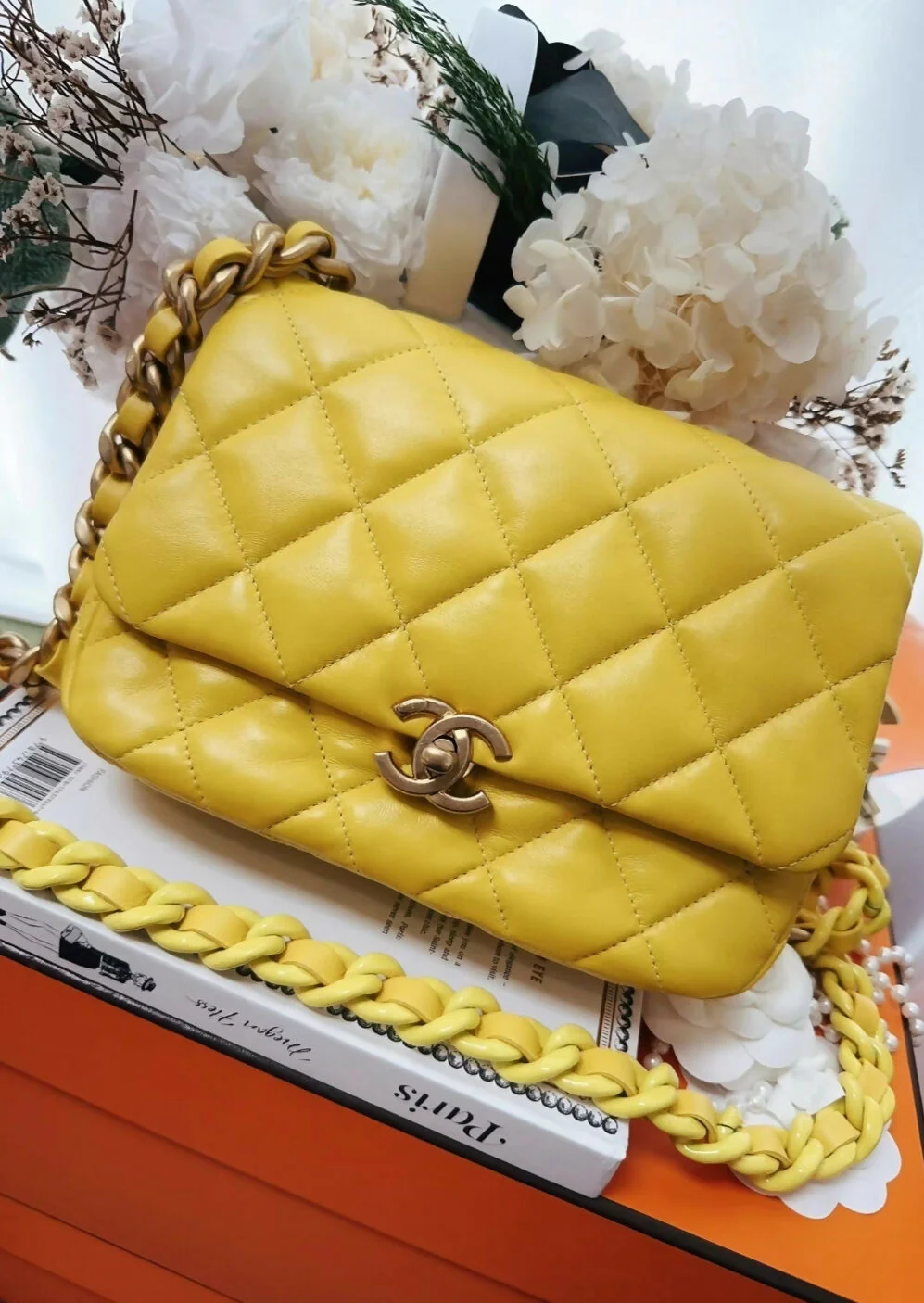Chanel 22s yellow leather gold hardware mini flap crossbody bag - Image 3