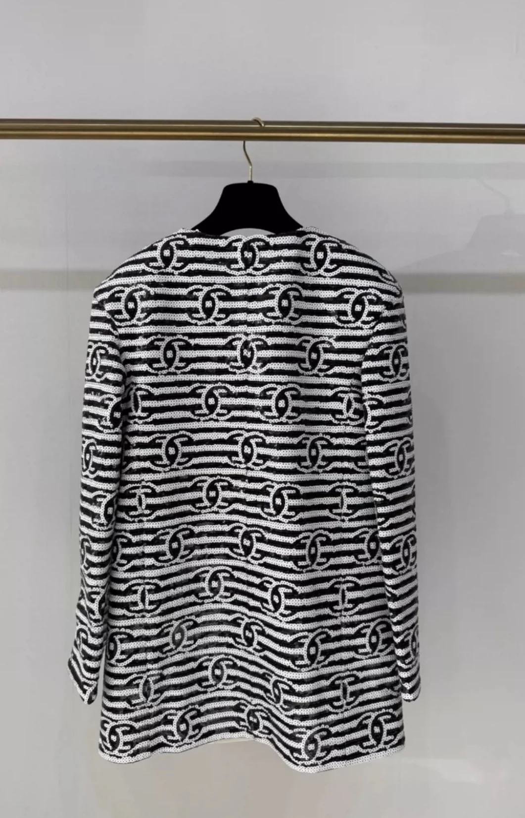 Chanel 22SS black and white jacket - Image 4
