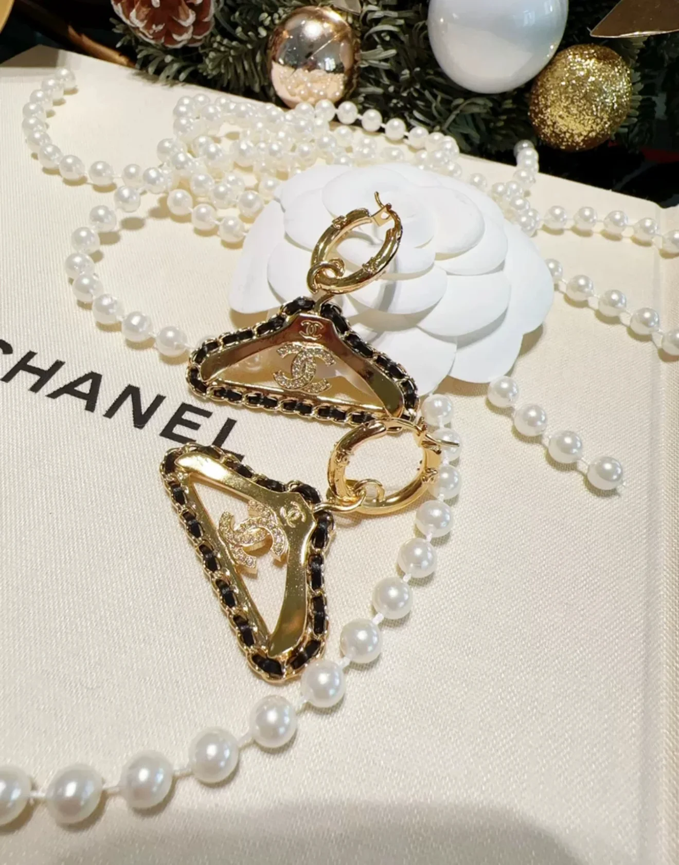 Chanel 23A Black Gold Leather Chain Hanger Earrings - Image 3