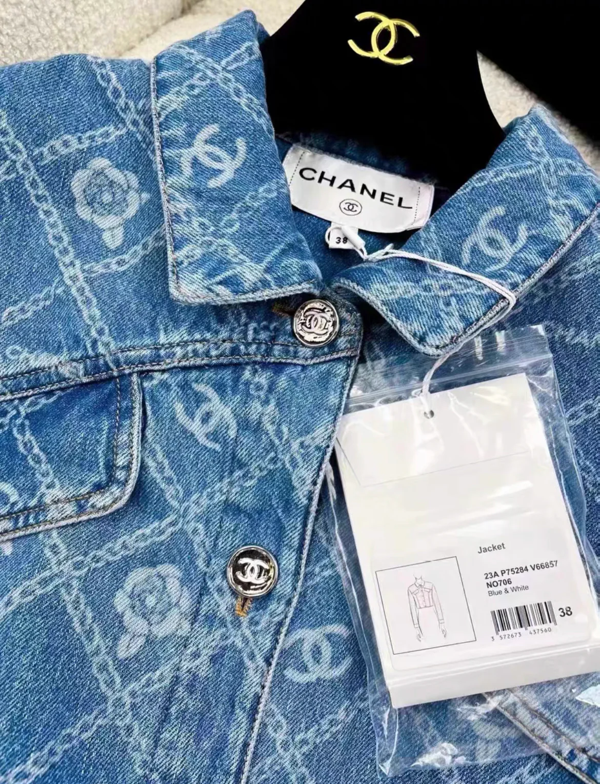 Chanel 23A Blue Jeans Denim Jacket CC Logo camellia Flower Print Size 38 - Image 2
