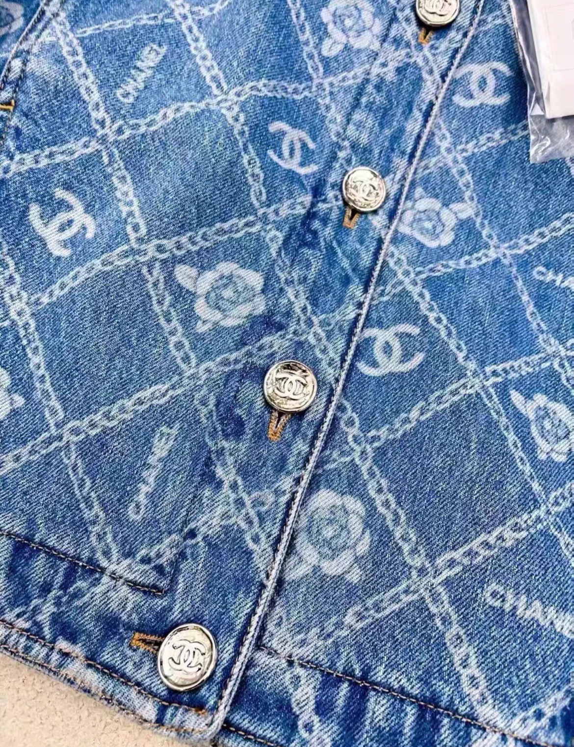 Chanel 23A Blue Jeans Denim Jacket CC Logo camellia Flower Print Size 38 - Image 3