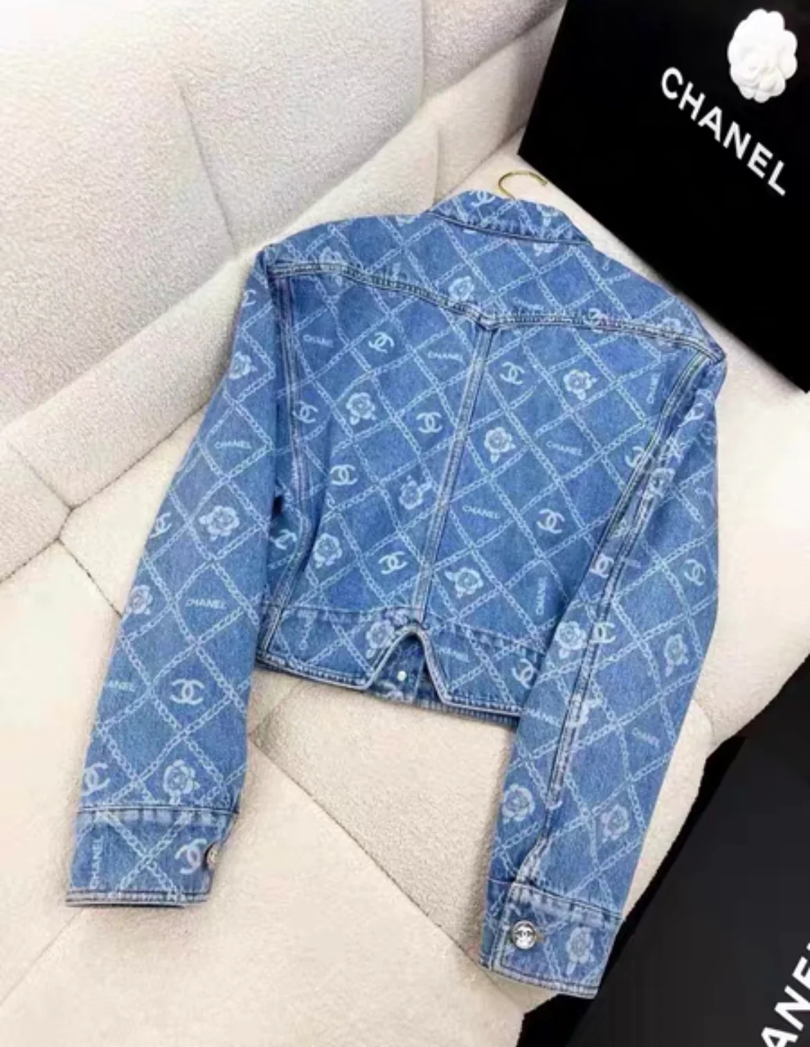 Chanel 23A Blue Jeans Denim Jacket CC Logo camellia Flower Print Size 38 - Image 5