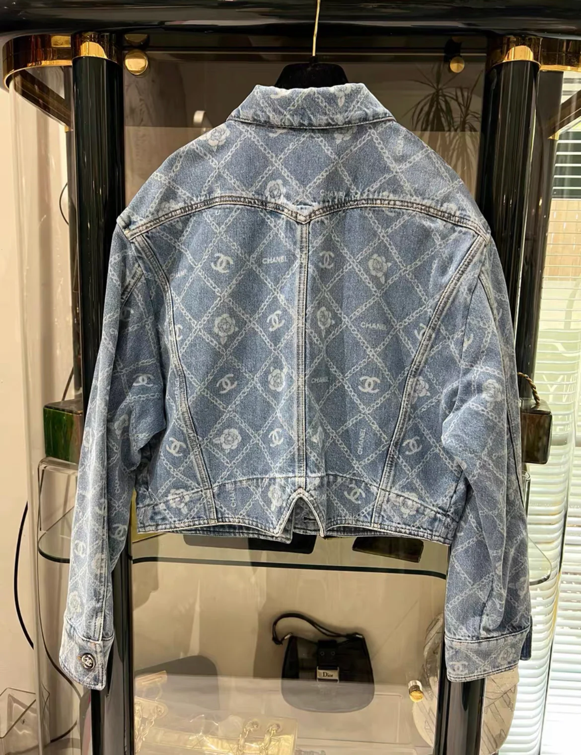 CHANEL 23A BLUE JEANS DENIM JACKET CC LOGO CAMELLIA FLOWER PRINT SIZE 38 - Image 4