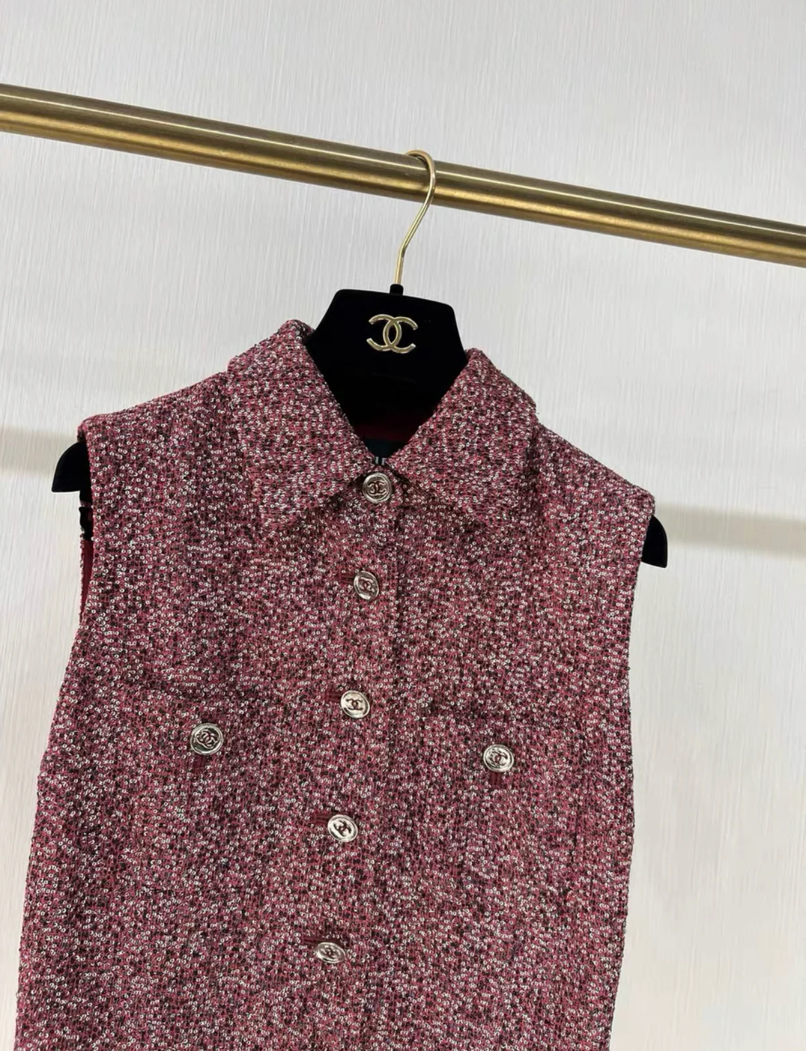 Chanel 23A burgundy tweed vest size 34 - Image 2