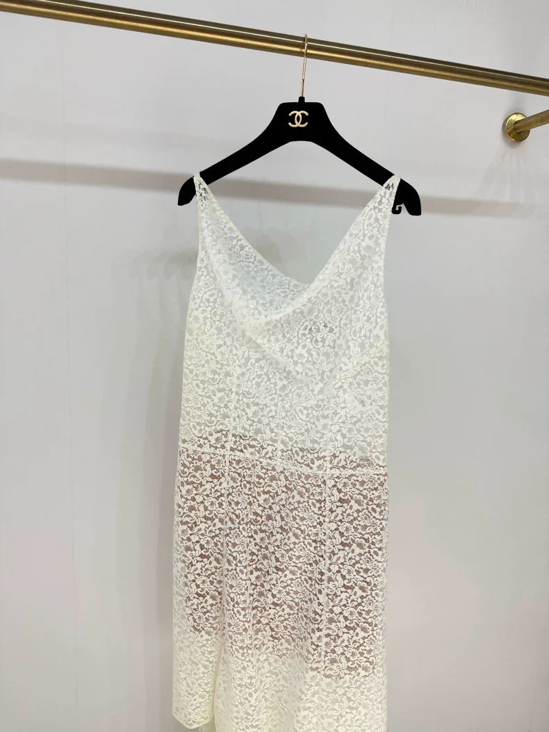 Chanel 23A dress in white lace "Clair de lune" - Image 2