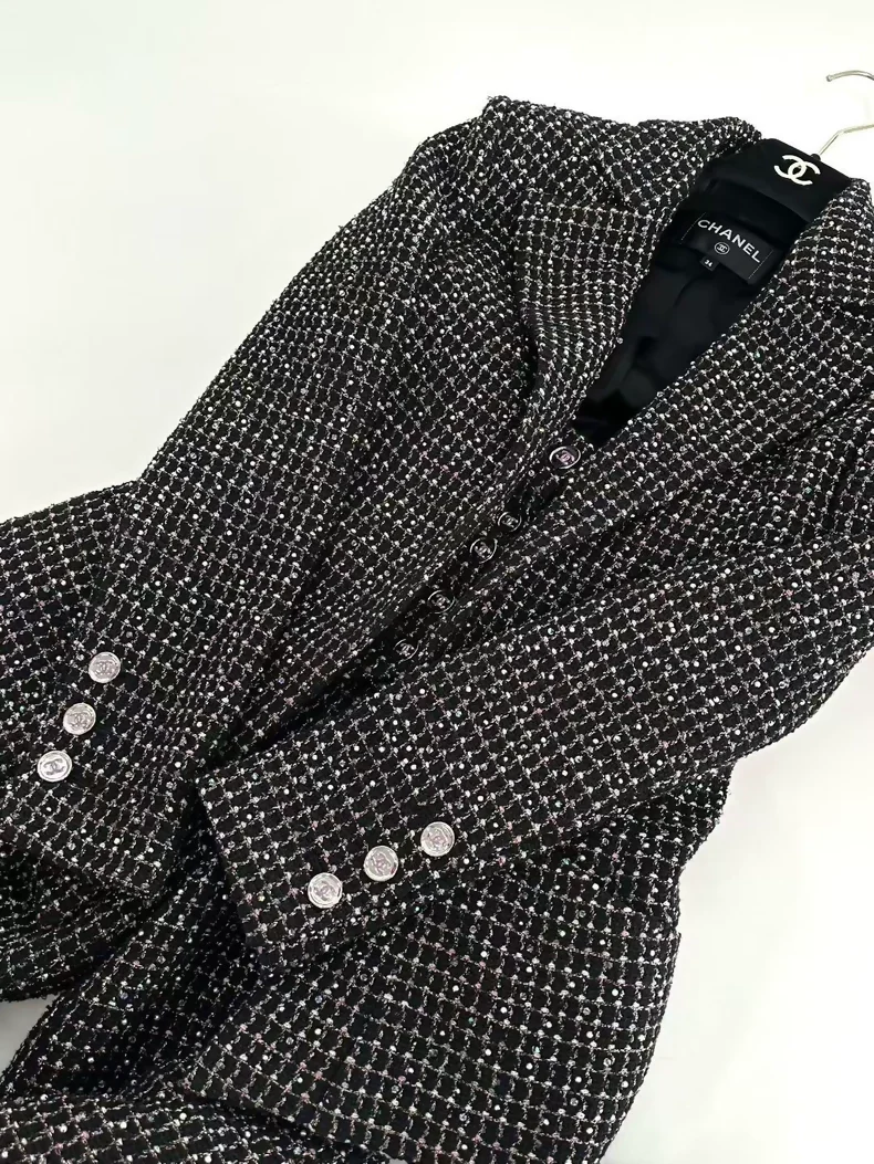 Chanel 23A tweed jacket & pant set - collector's item - Image 3