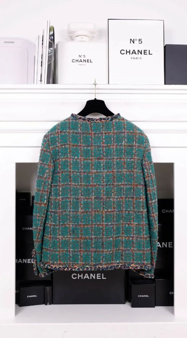 Chanel 23A green tweed two-pocket jacket - Image 2
