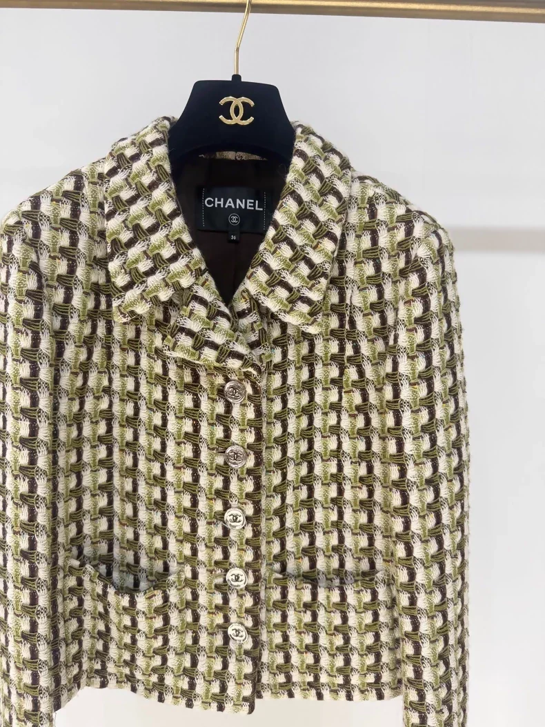 Chanel 23A Green tweed Jacket - Image 2