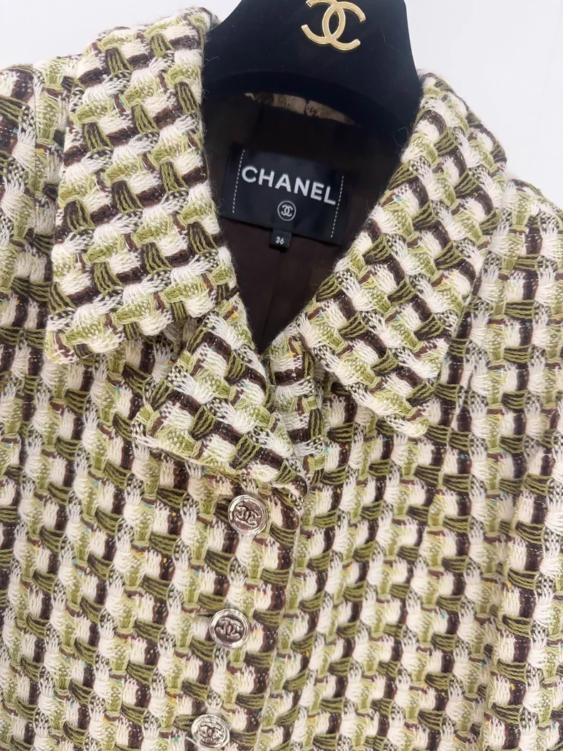 Chanel 23A Green tweed Jacket - Image 3