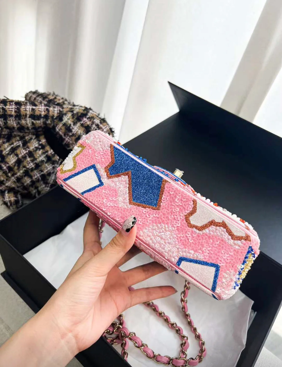 Chanel 23A limited edition sequin mini flap bag pink/blue/white - Image 7