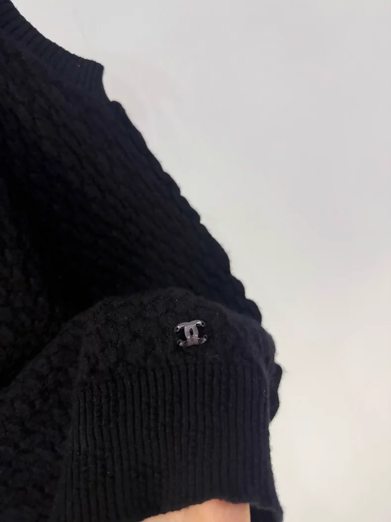 Chanel 23A black top - Image 2