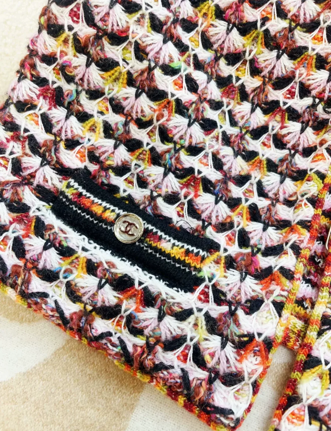 Chanel 23A tweed vest - Image 3