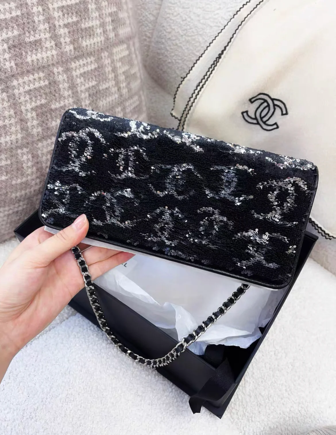 Chanel 23B Black Sequin Double CC flap bag - Image 6