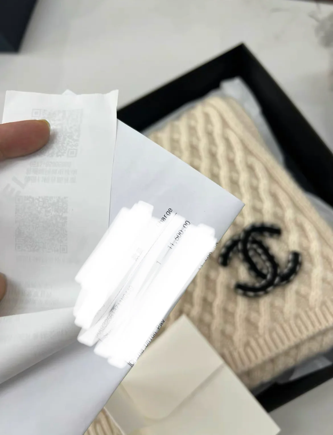 Chanel 23B cashmere cc logo knitted cashmere scarf, complete set, brand new with receipt - Image 5