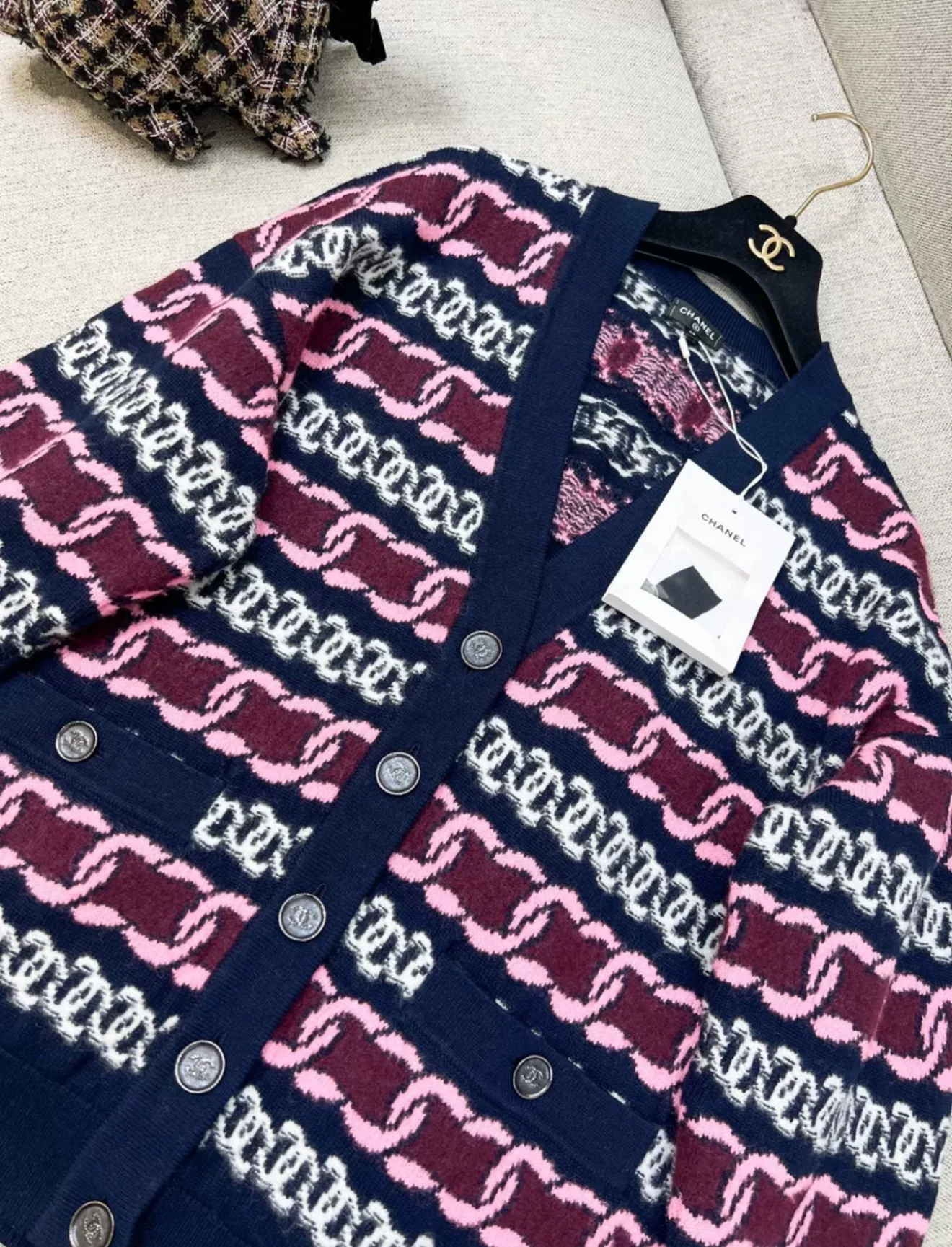 Chanel 23B Navy blue & Burgundy Cardigan - Image 2