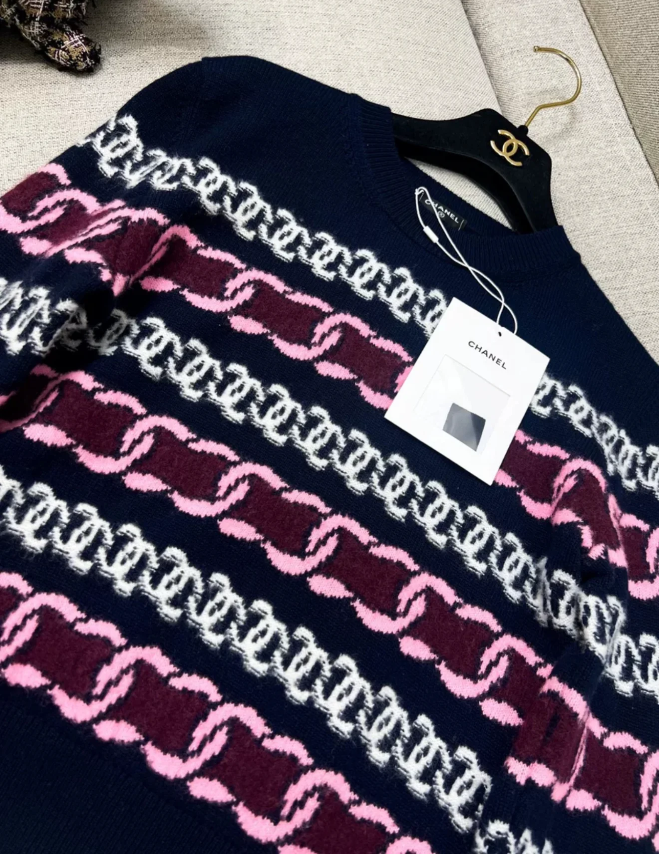 Chanel 23B navy blue, Burgundy, pink & white pullover - Image 4