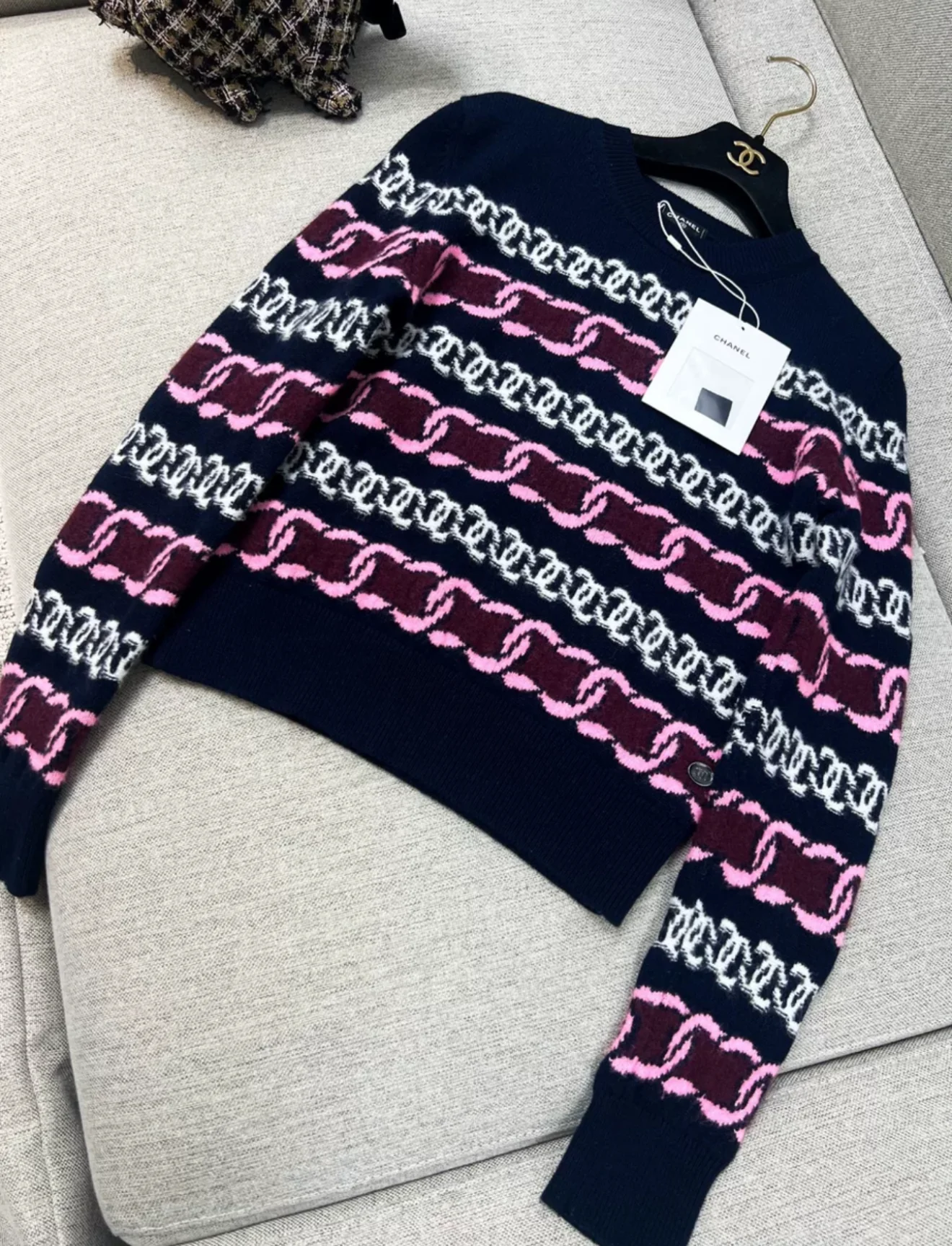 Chanel 23B navy blue, Burgundy, pink & white pullover - Image 5