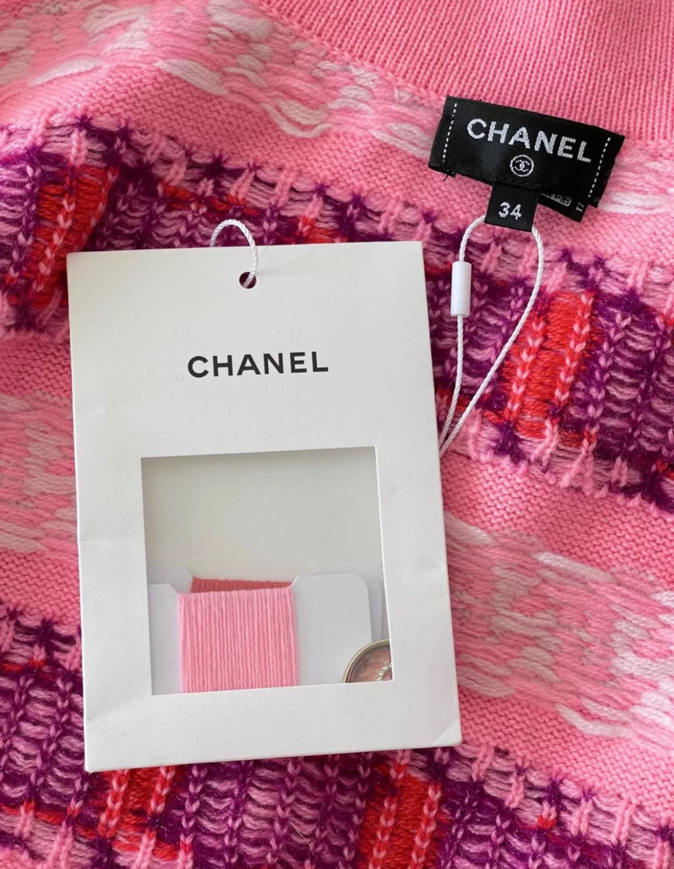 Chanel 23B Pink Cashmere Cardigan - Image 2